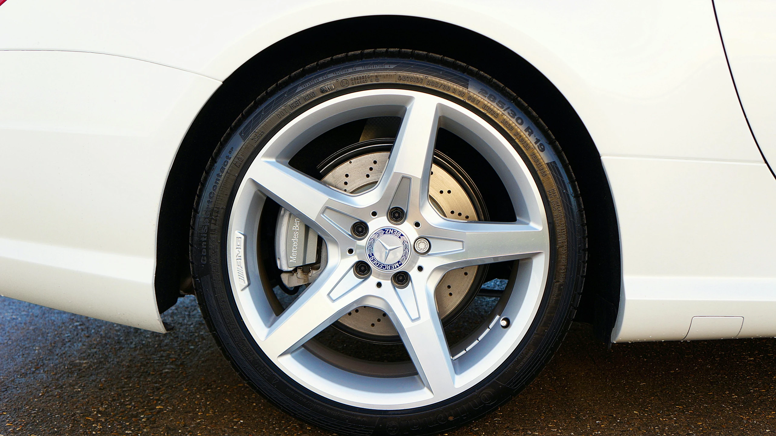 the spokes on a mercedes slk