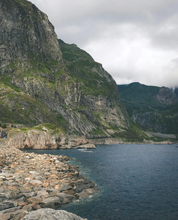 an image of a very rocky and picturesque landscape