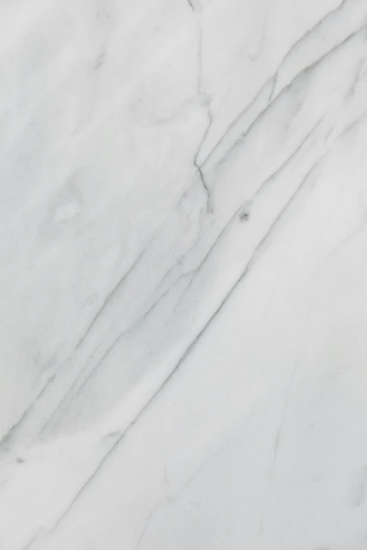 the marble table with black and white stripes