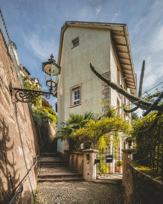 there are many steps leading up to the building