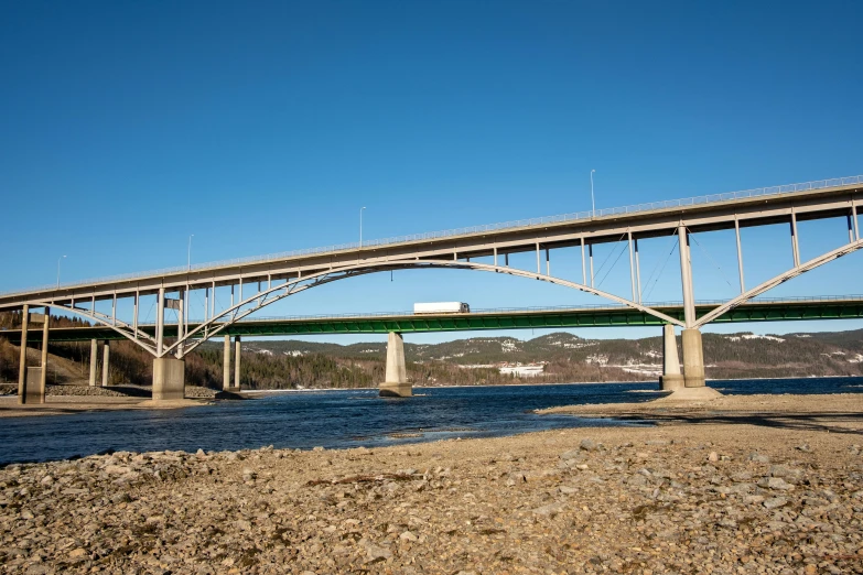 an over pass on a very long bridge