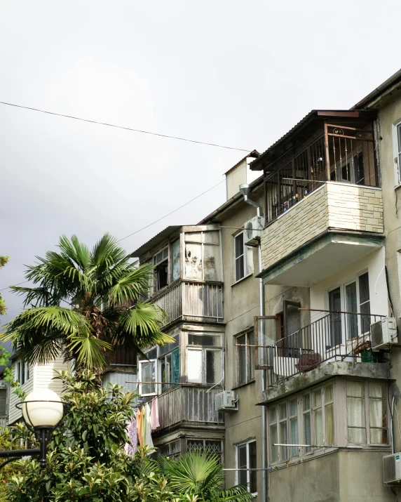 buildings are stacked high on the roof of one building