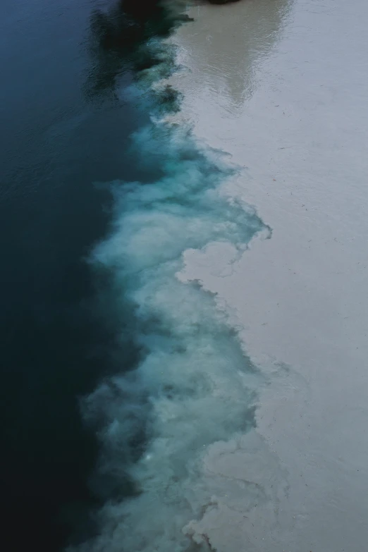 an image of boat in the water, viewed from above