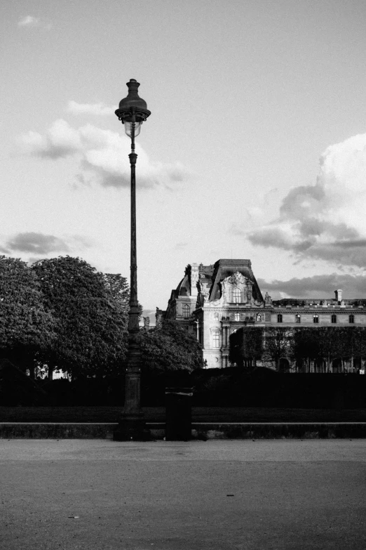 there is a black and white image of a building