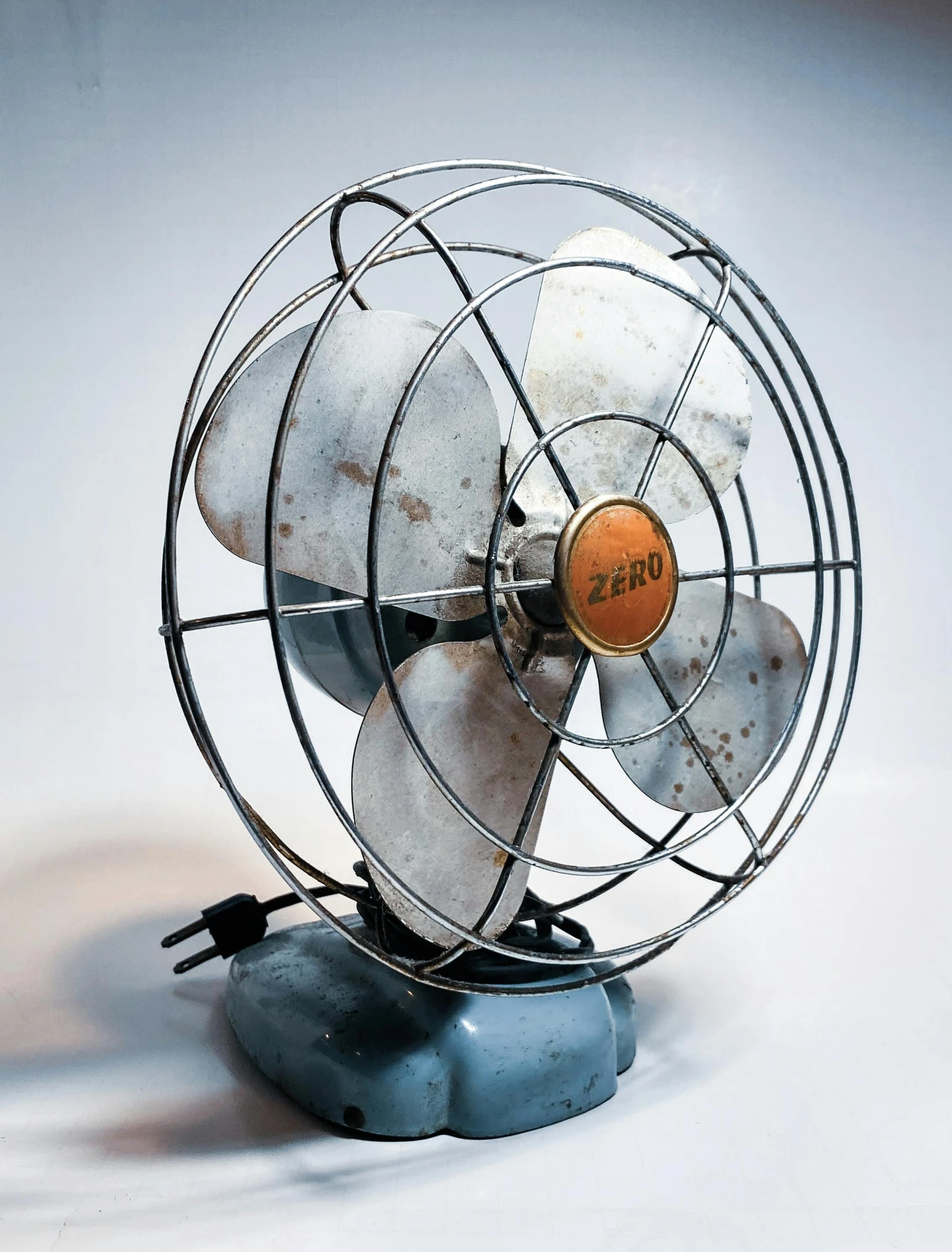 the old silver fan is very worn out