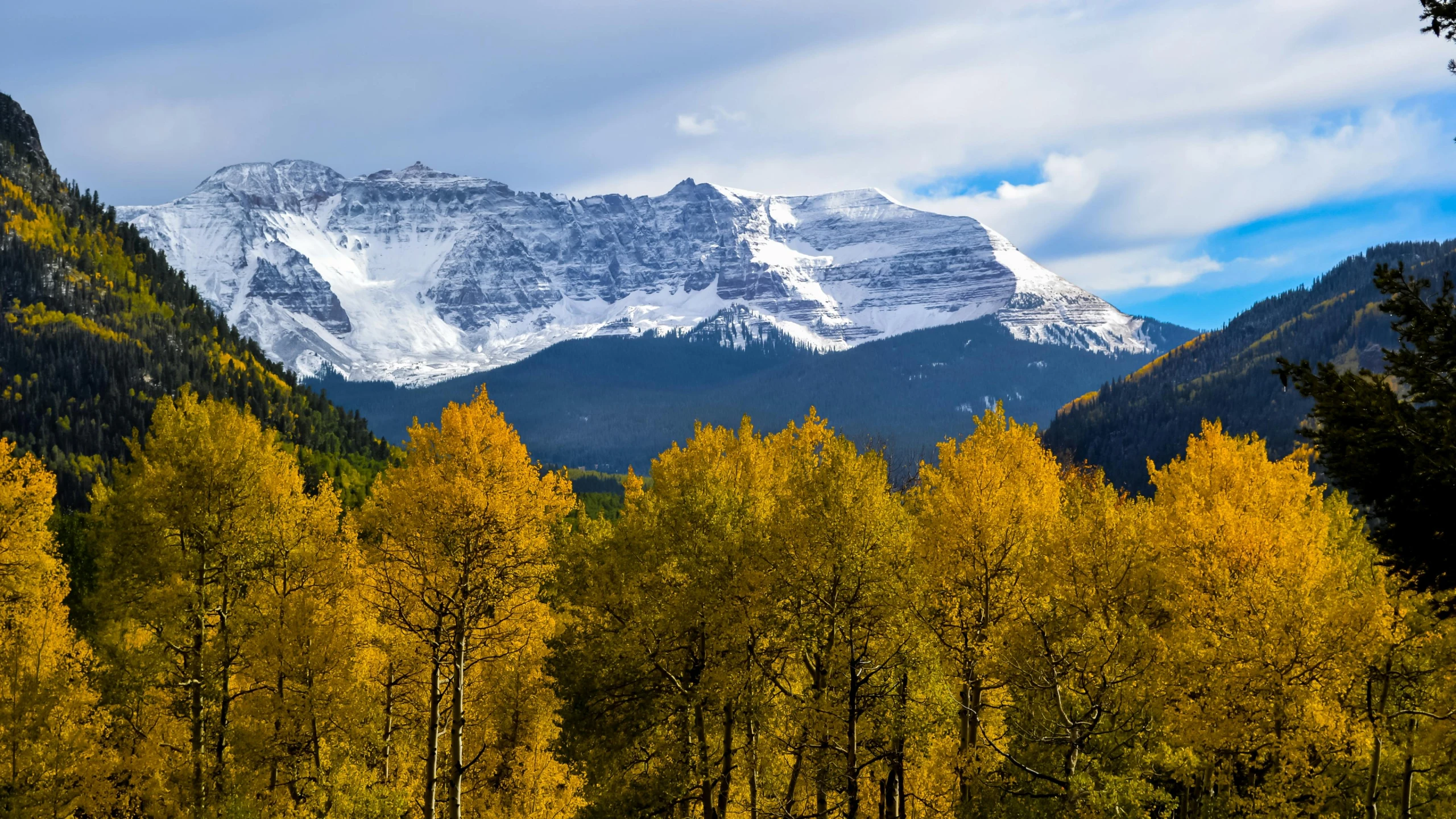 the mountains are tall and very clear in the fall