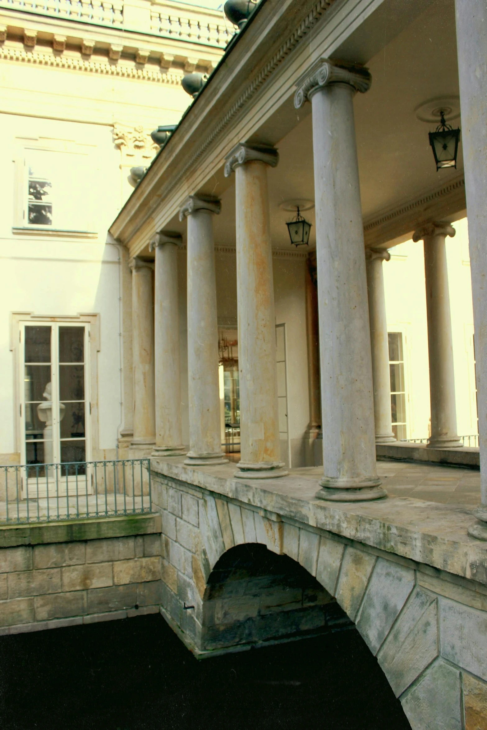 pillars that are on the front of an old building