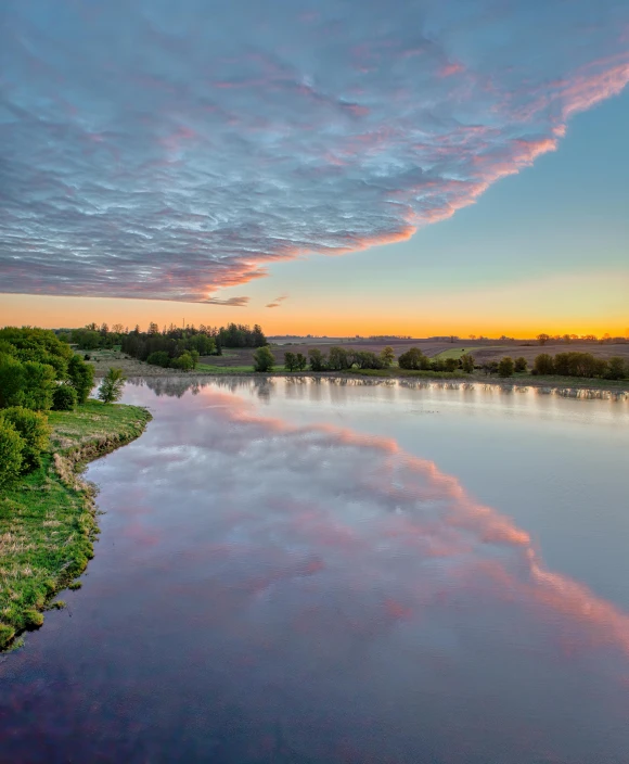 an image of a view of water from the shore