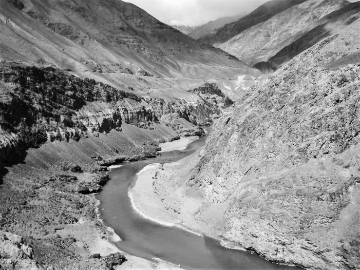 this is a beautiful black and white po of the mountain river