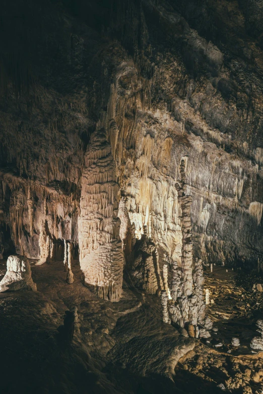 there are many structures in the cave