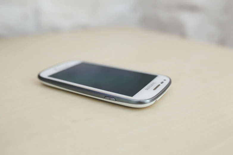 an image of a white samsung galaxy s3