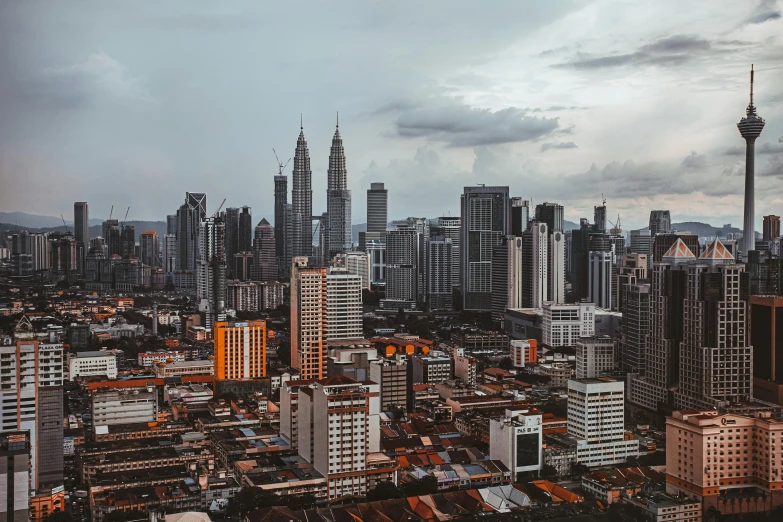 a skyline po of buildings and sky scrs