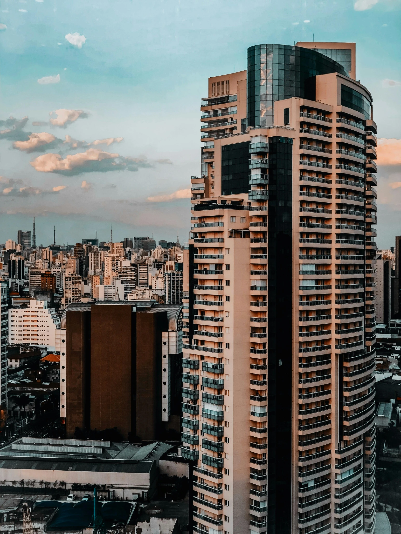 a skyscr in the city seen from the roof