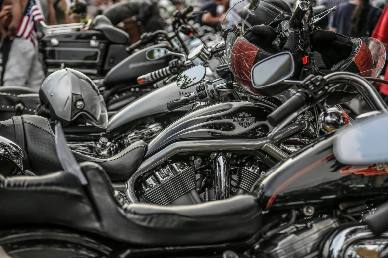 a group of motorcycles are in a row