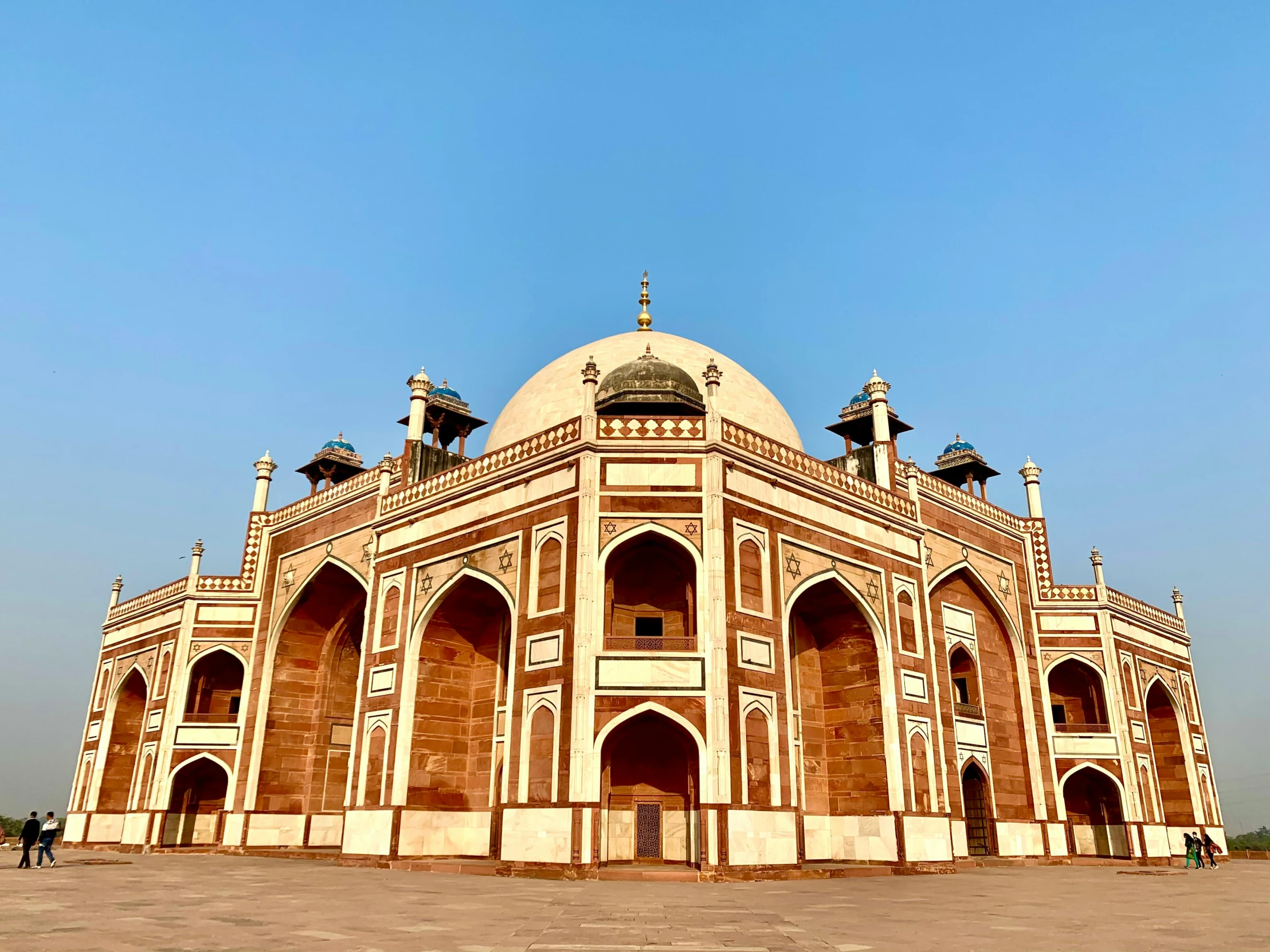 a very large building with a domed shape