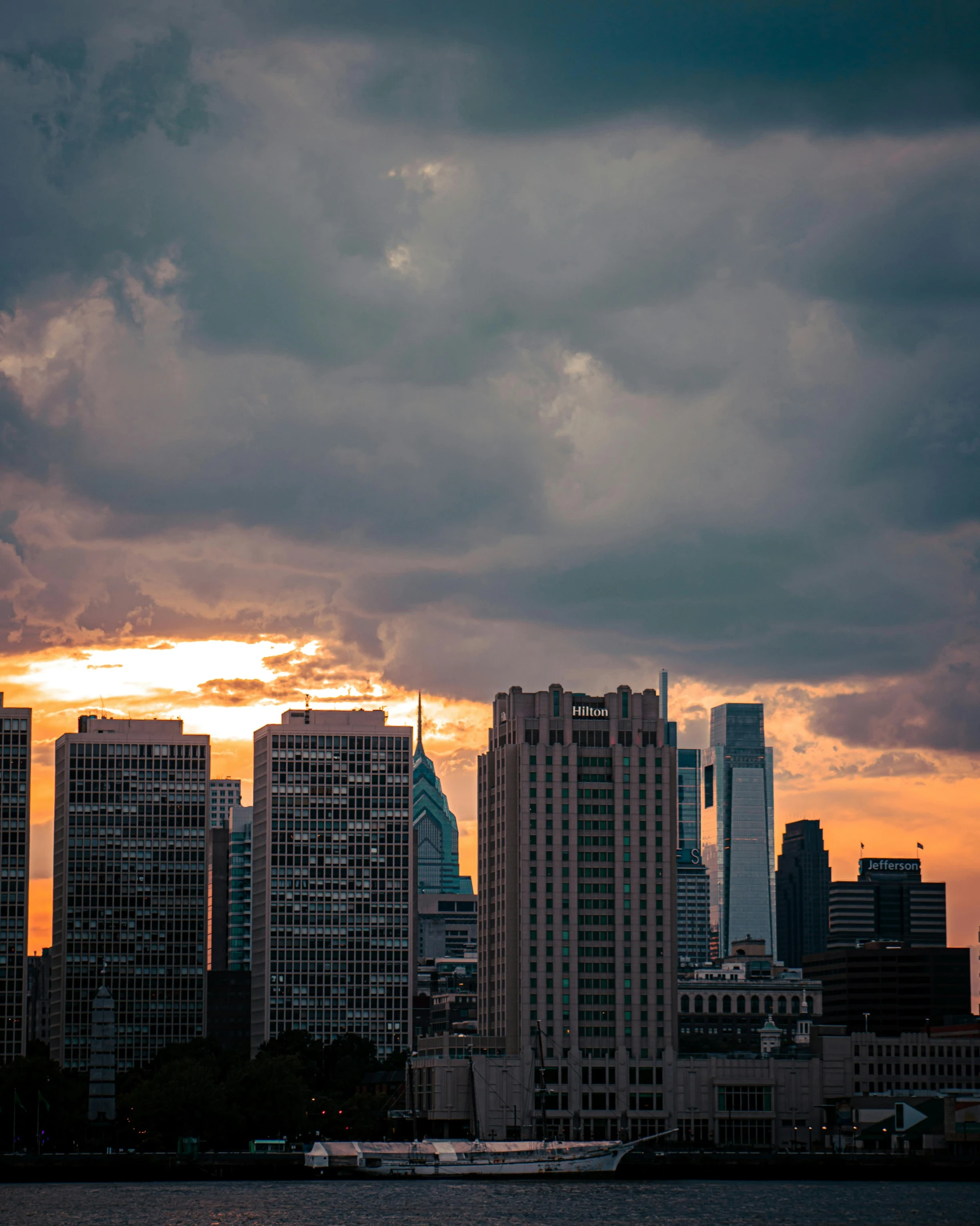 a very tall city skyline covered in lots of tall buildings