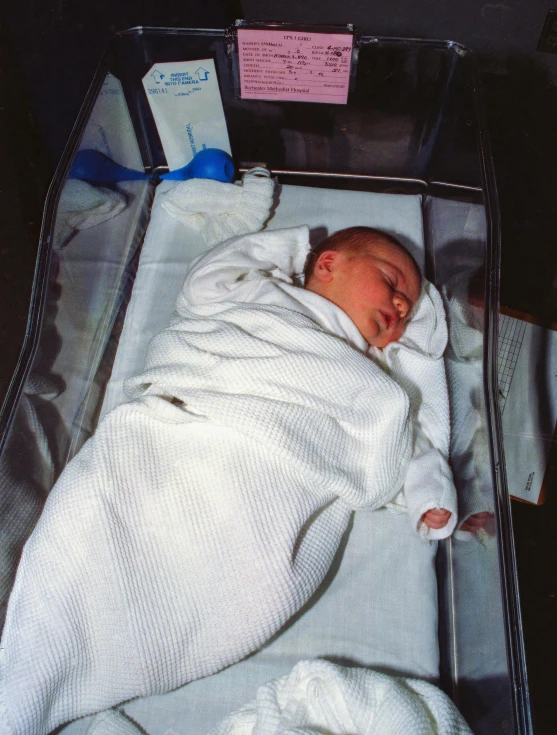 the baby was born to a mother who lives in a small suitcase