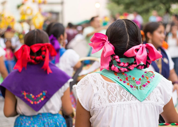 s wearing scarves, traditional clothing and walking