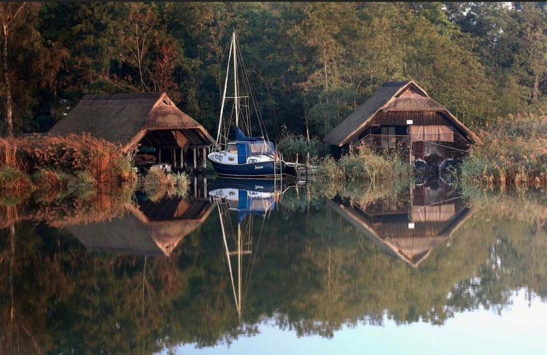 a body of water that has some boats in it