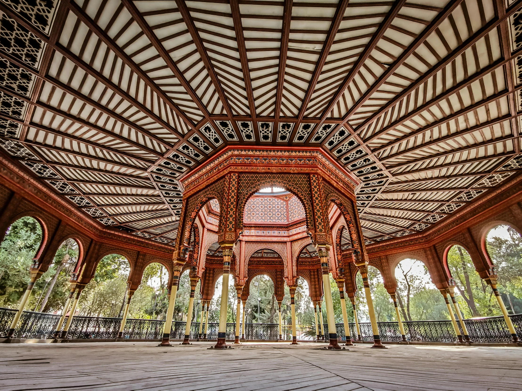 a building with many tall, curved ceilinging