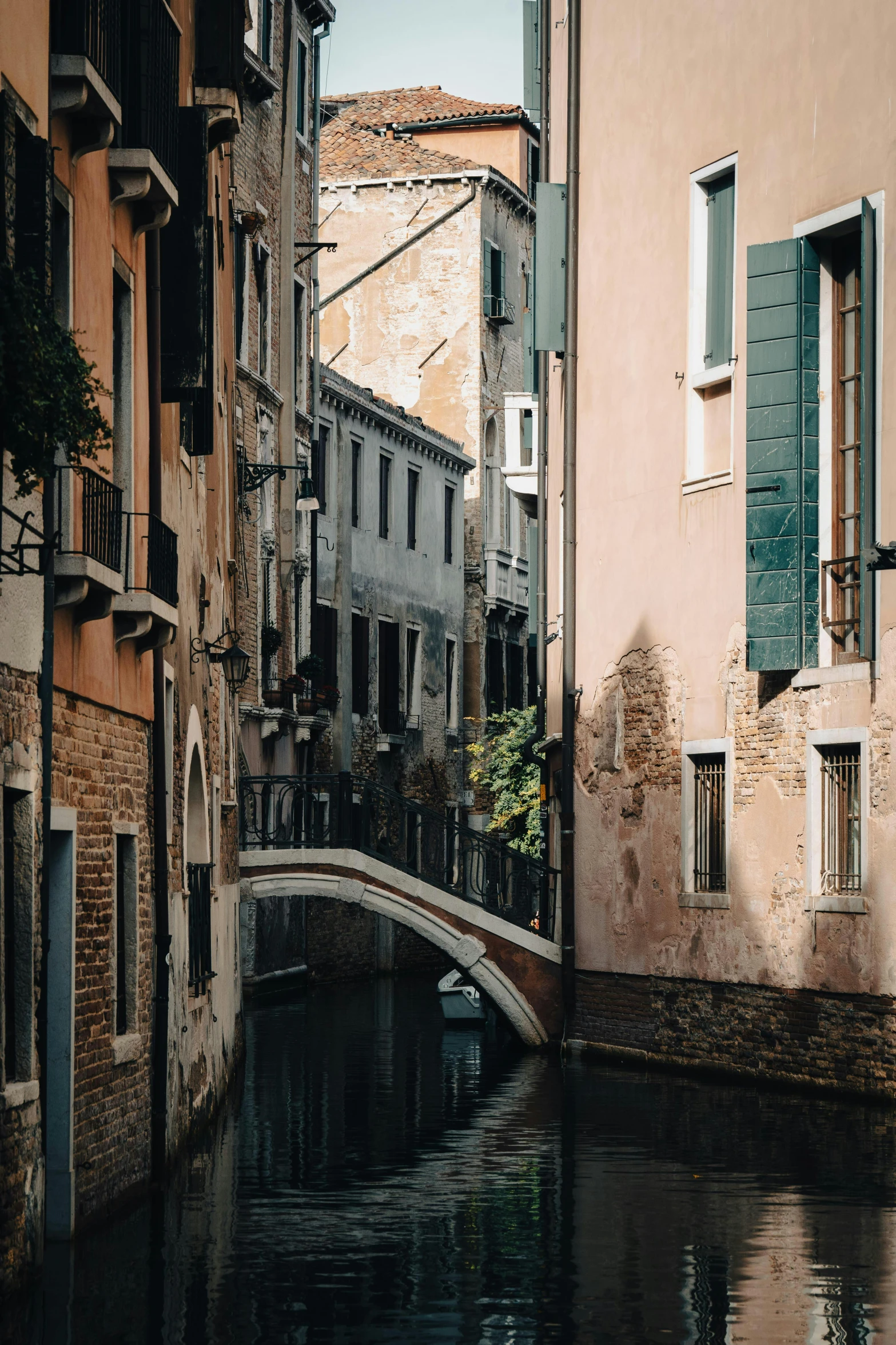 a canal running through the middle of a city