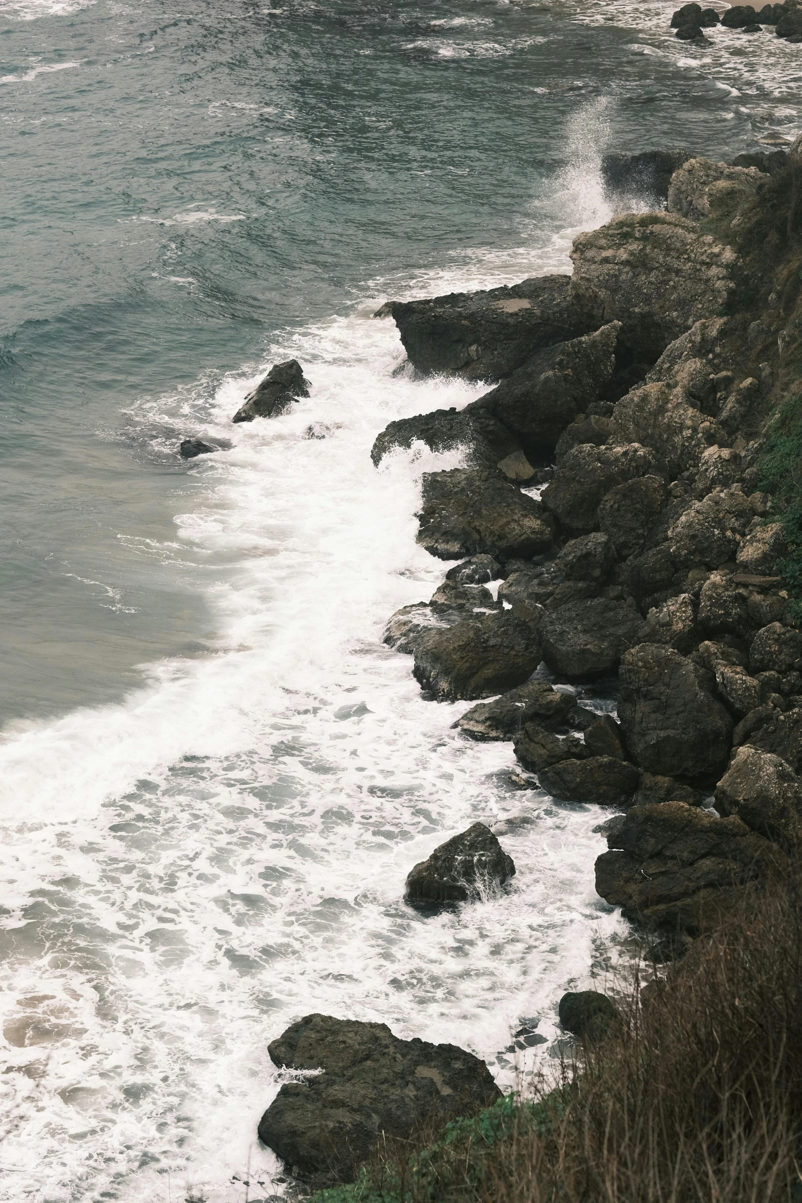 an image of a view of the ocean from above