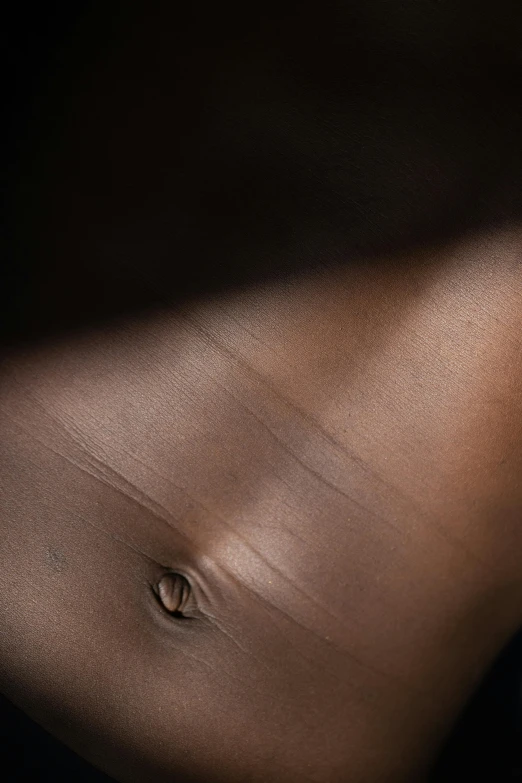 an empty tanning belly is shown with an extreme glare