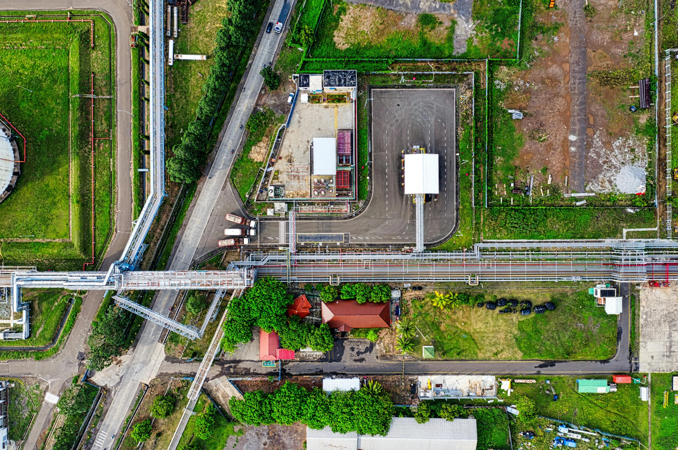 aerial view of an aerial railway with train tracks