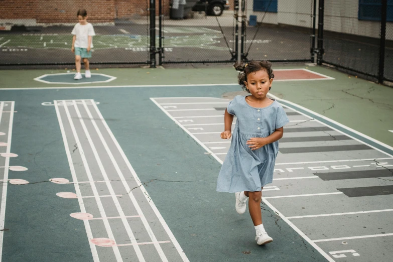 a  is running in the tennis court