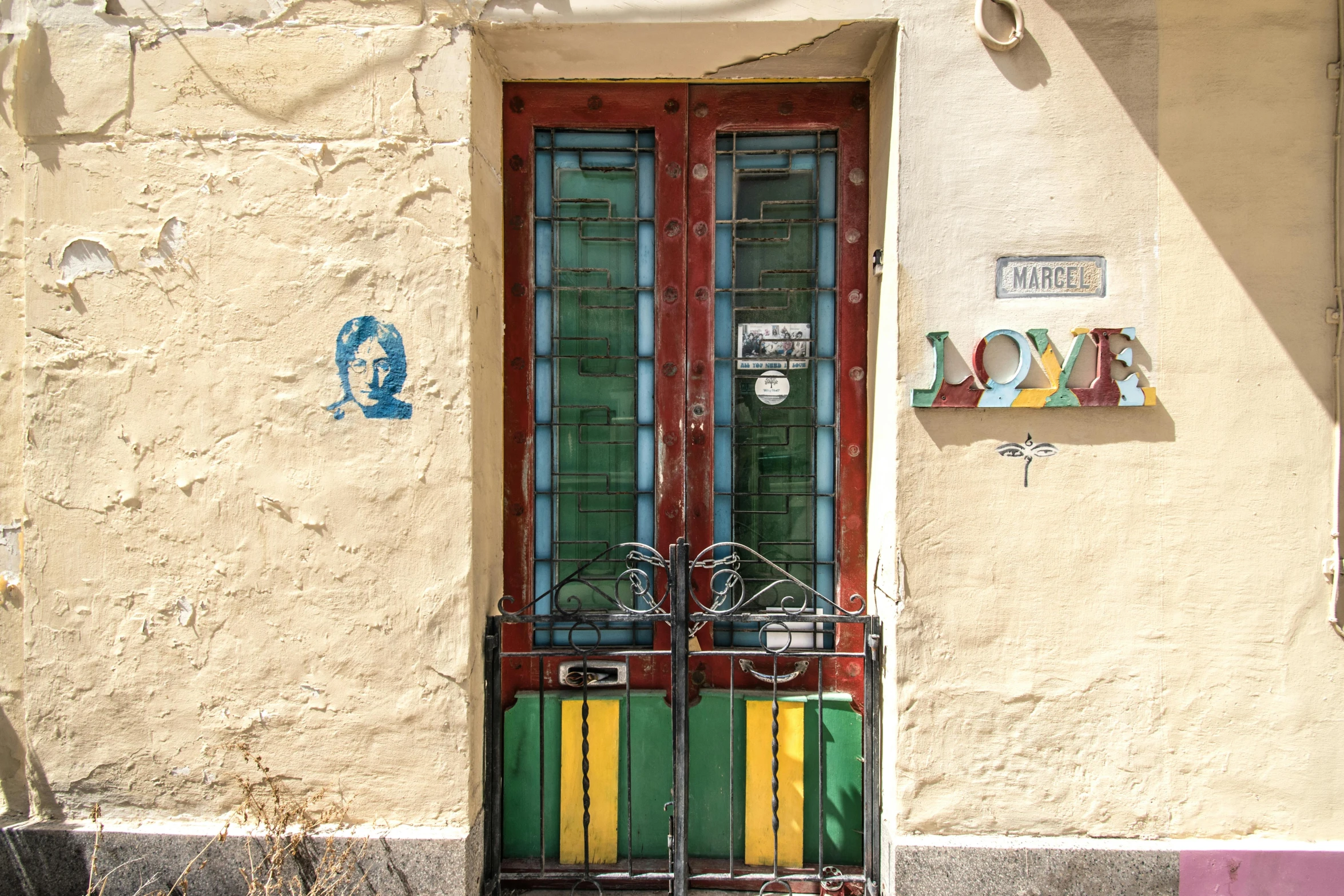 this is a door to a home made of glass