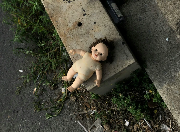 a toy that is laying on the ground