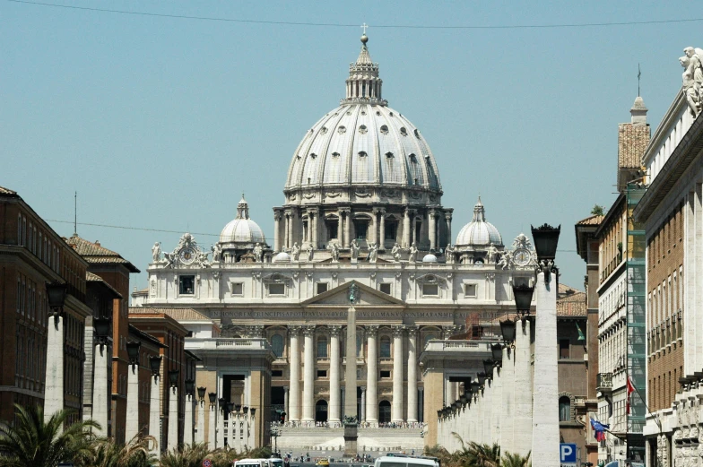 the large dome on the building looks like a cathedral