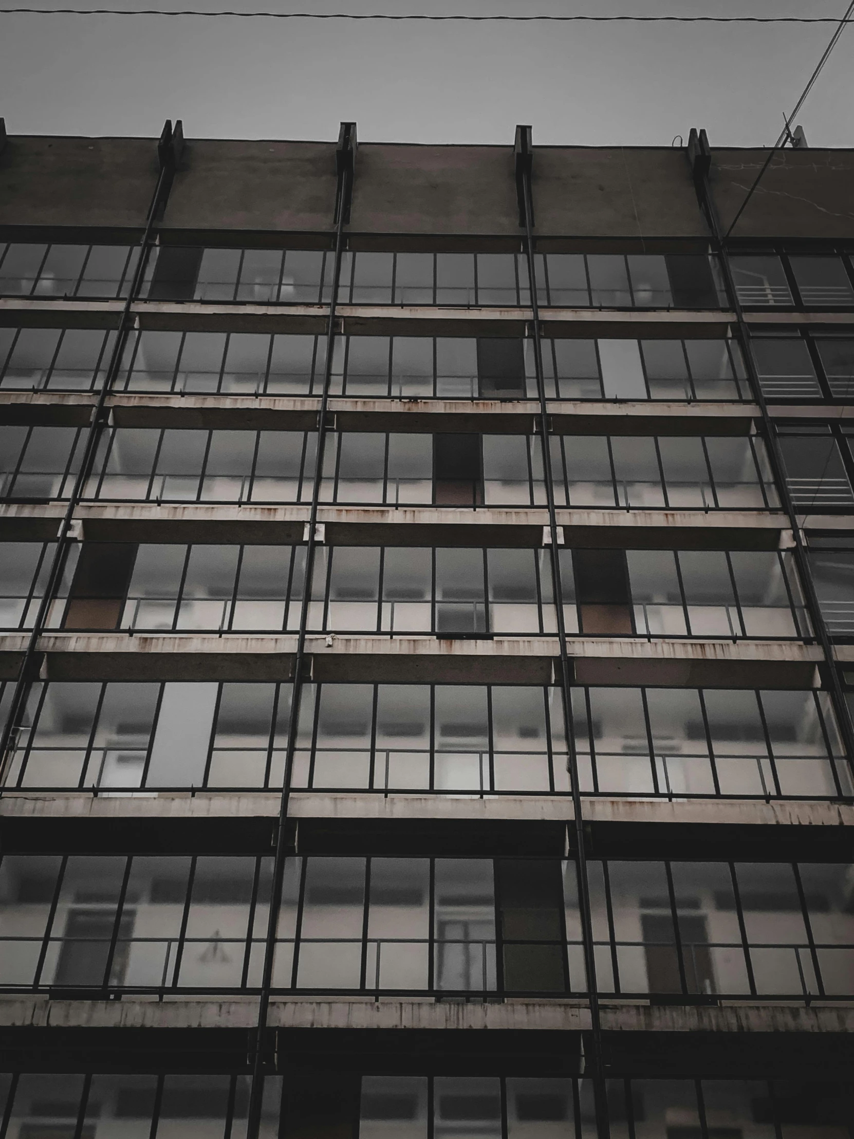 windows on the side of an apartment building