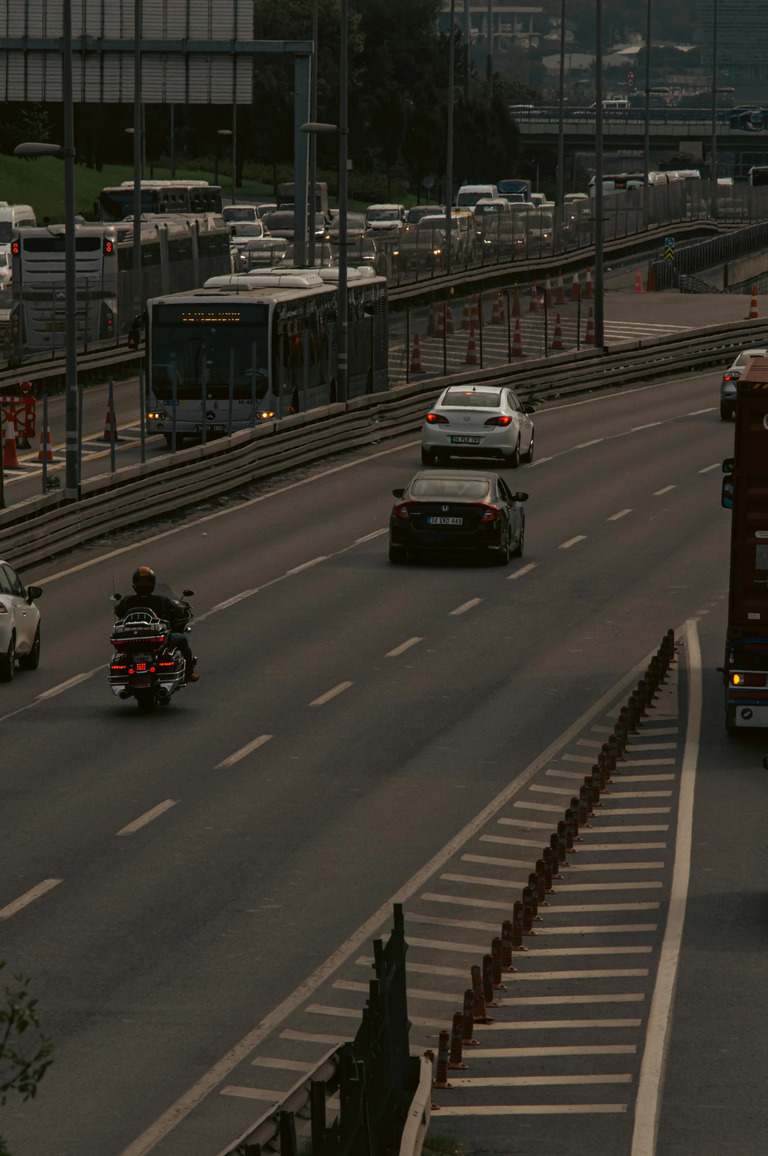 there are many vehicles on this highway during the day