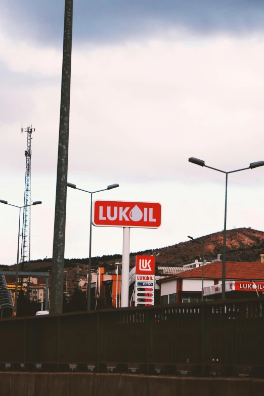 the road sign in a foreign language reads luck