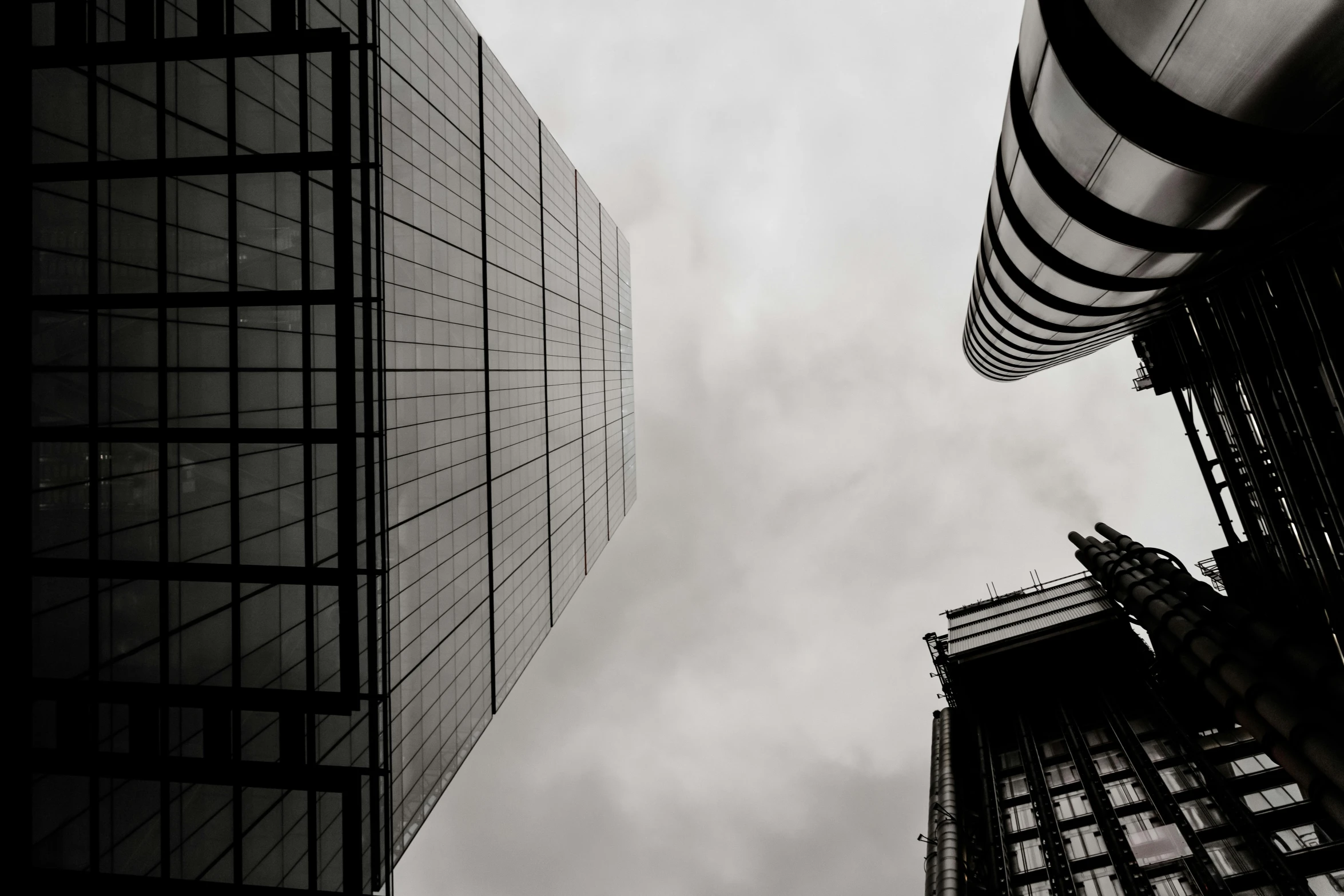 view up at an intersection in a city