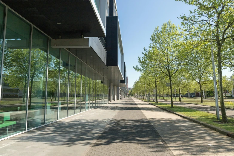 a large building that has many windows along it