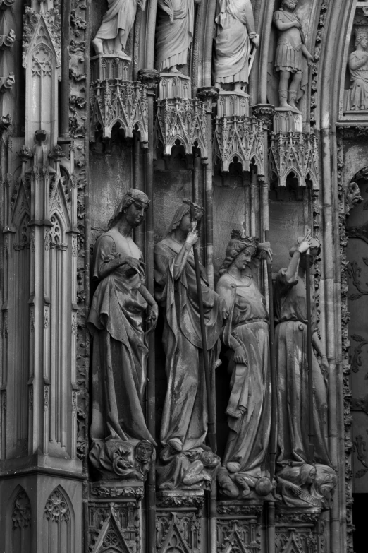 the detailed sculptures on the front of the cologne cathedral