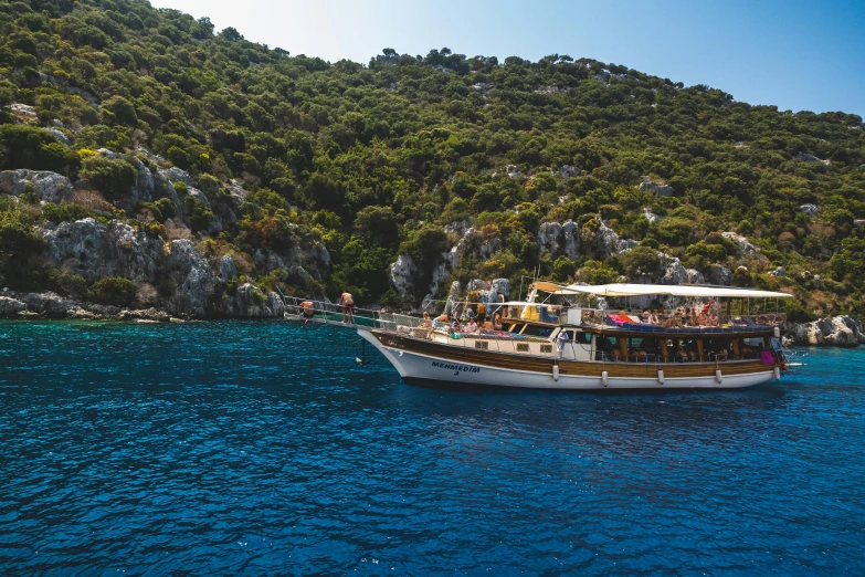 a boat that is floating on a lake