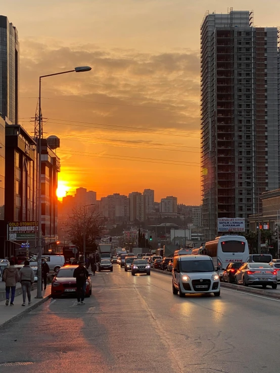 a very busy city street that is very busy