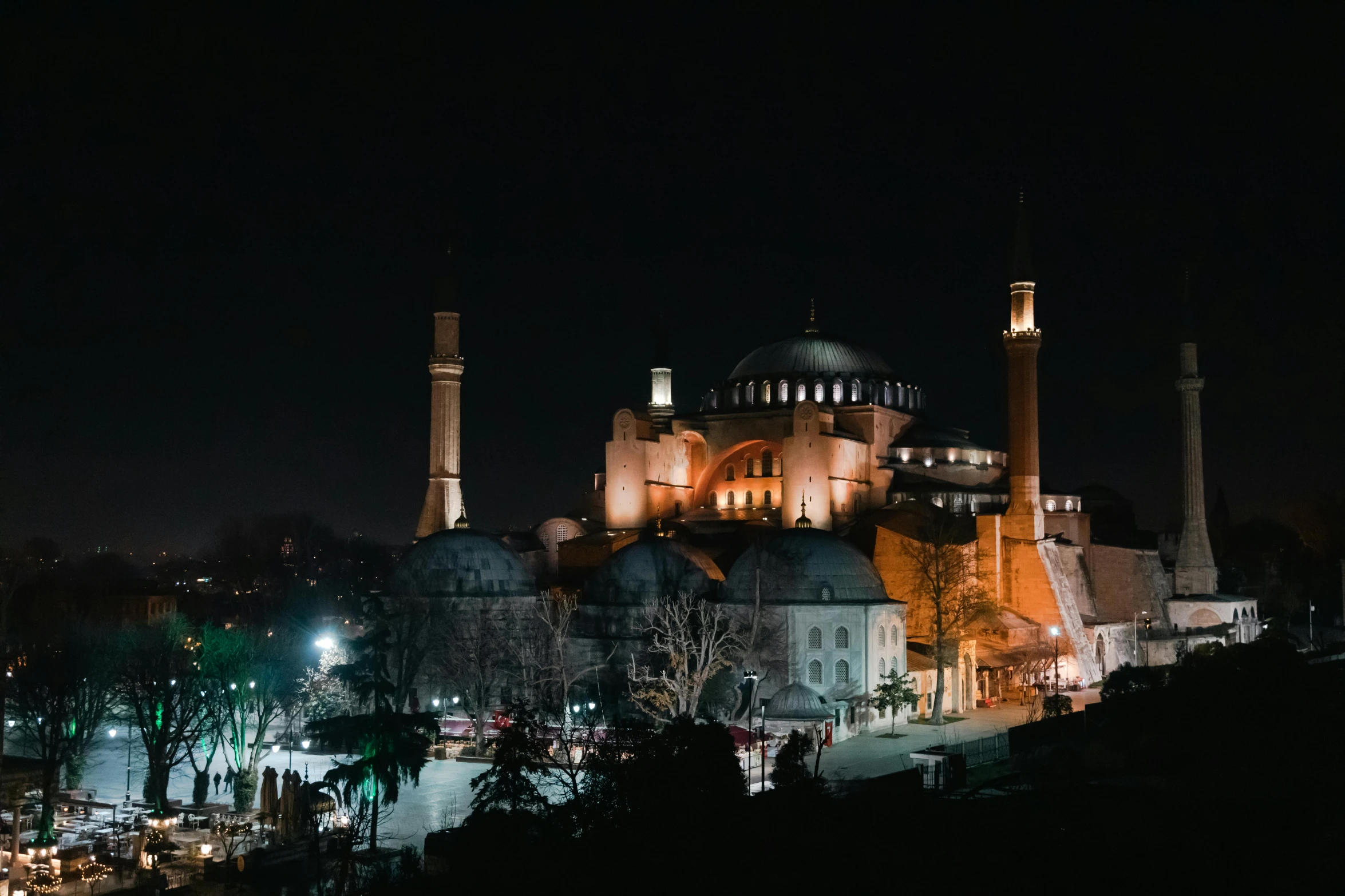 a large and large building at night with lights on it