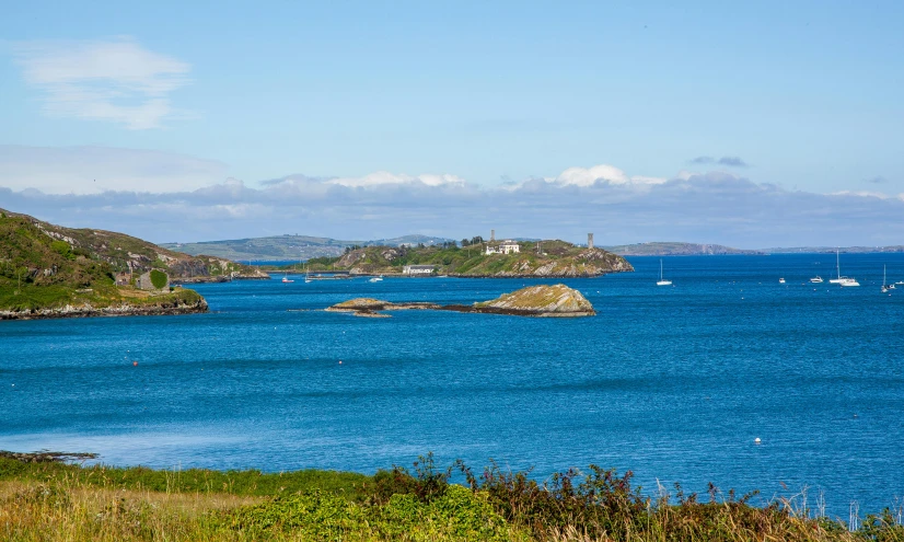 this is an island in the middle of the ocean