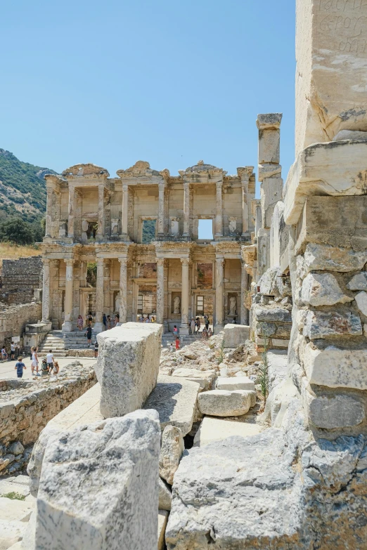 the ruins of ephes baths are almost empty