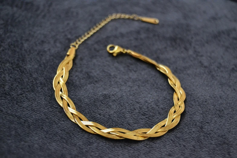 an image of a necklace made with gold plating