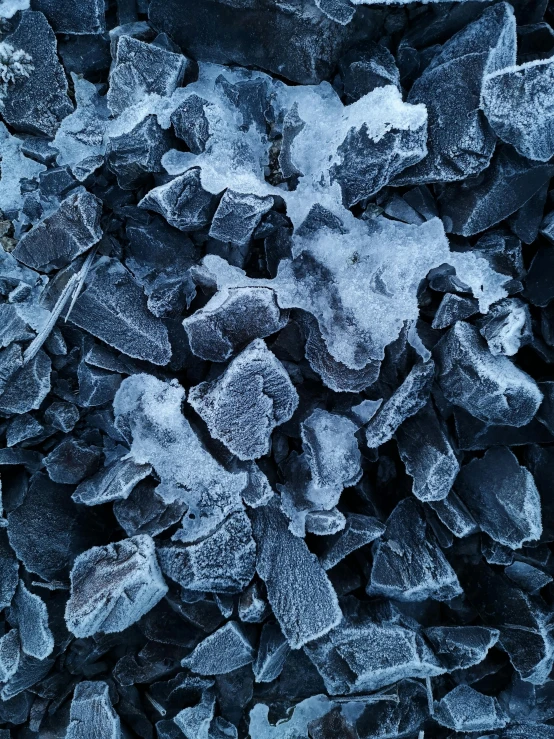 a bunch of frozen rocks is shown