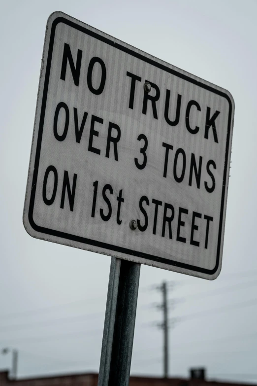 no truck over 3 tons on 1st street