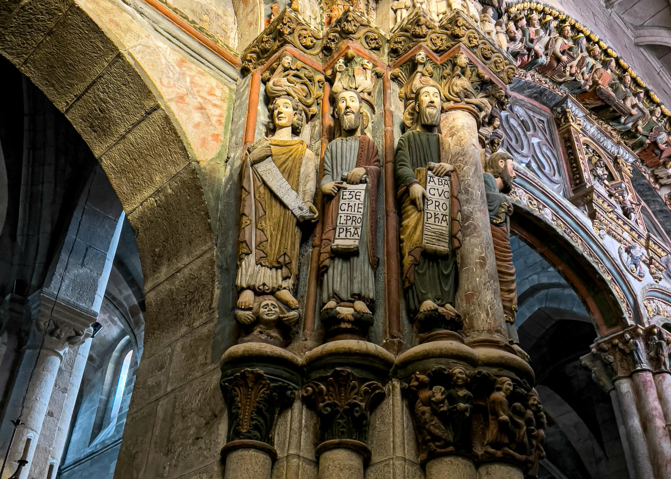 the ornate sculpture on this gothic cathedral has figures to hold them
