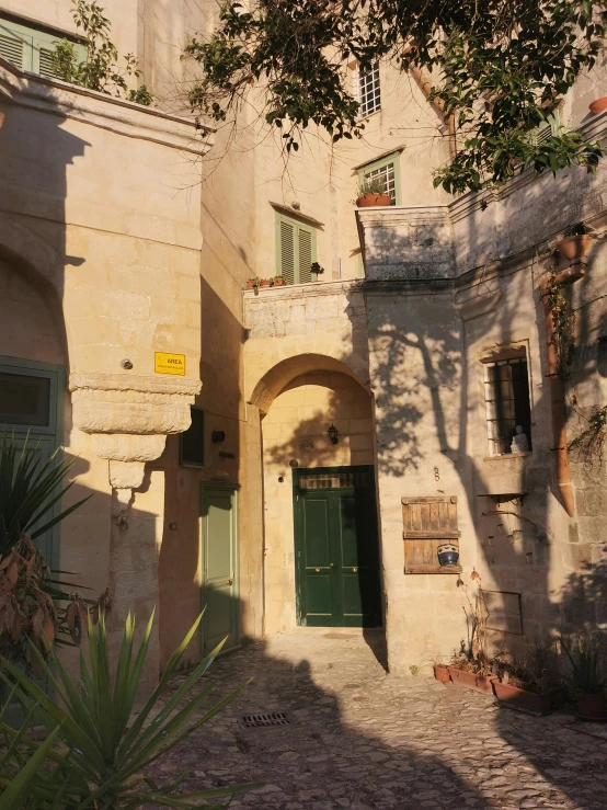 a view of an entrance to an alley way