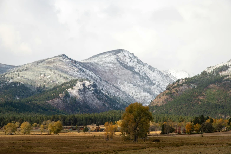 a po of a mountain landscape that looks like it is beautiful