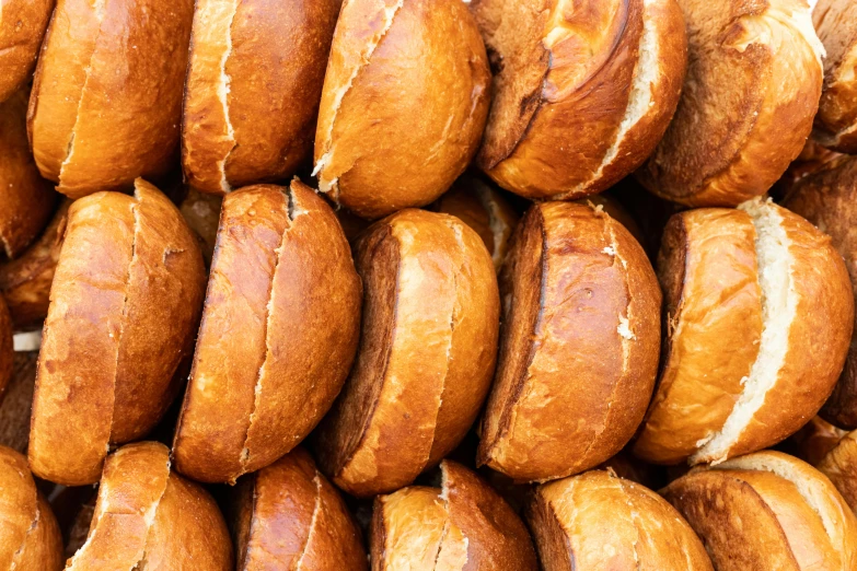 some very large pile of tasty looking bagels